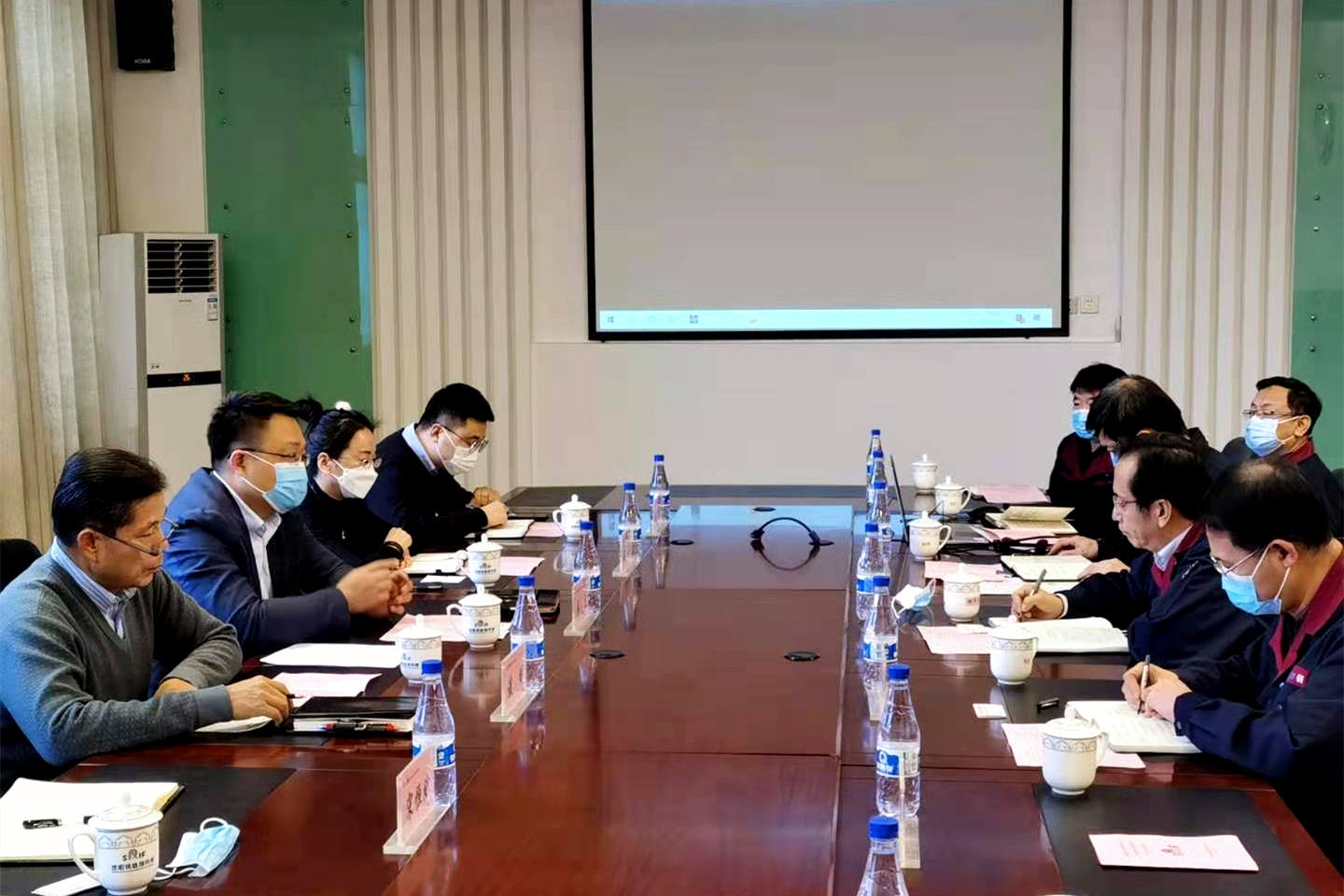 航空集團(tuán)與沈陽鑄造研究所有限公司開展合作會談